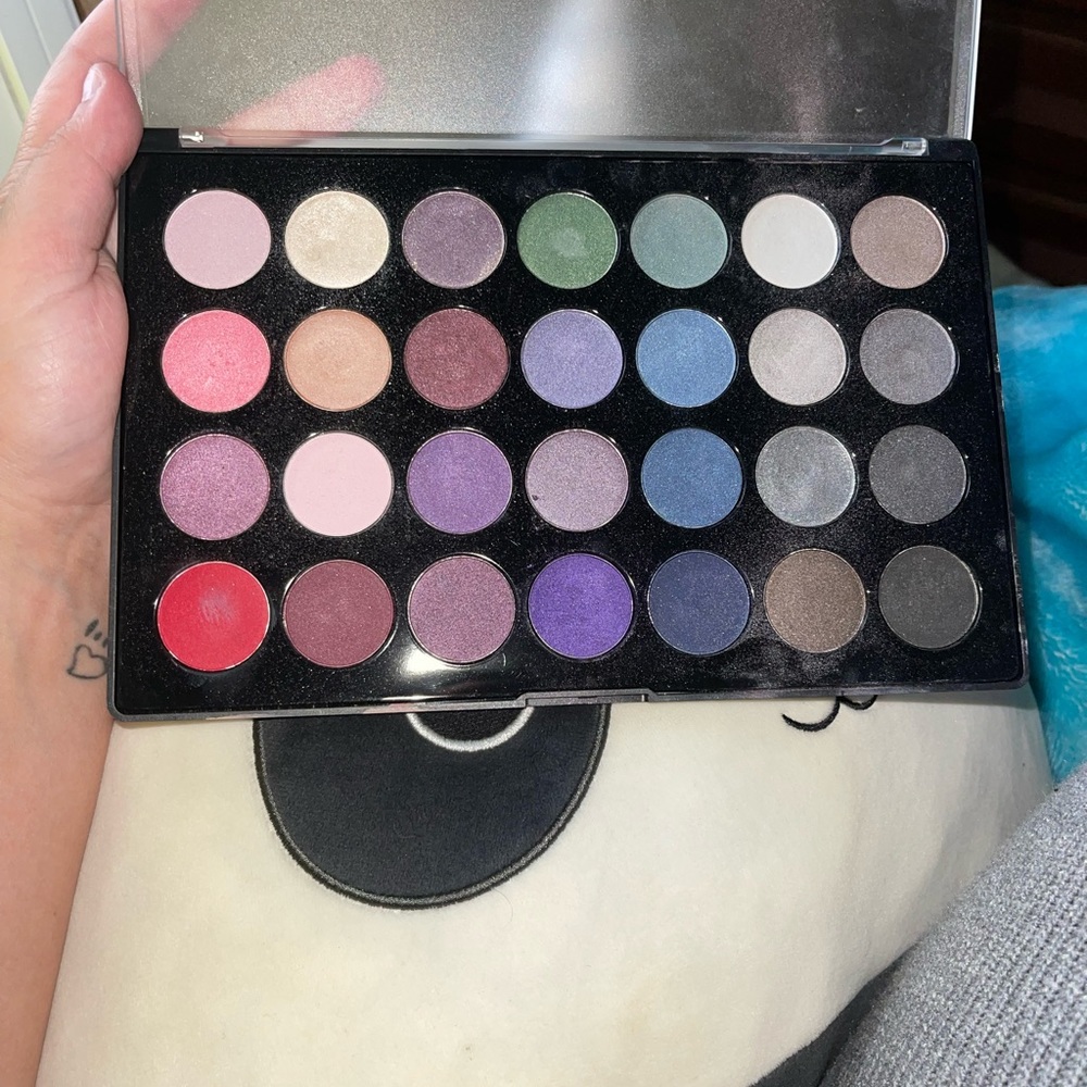 Colorful, barely used, eyeshadow palette